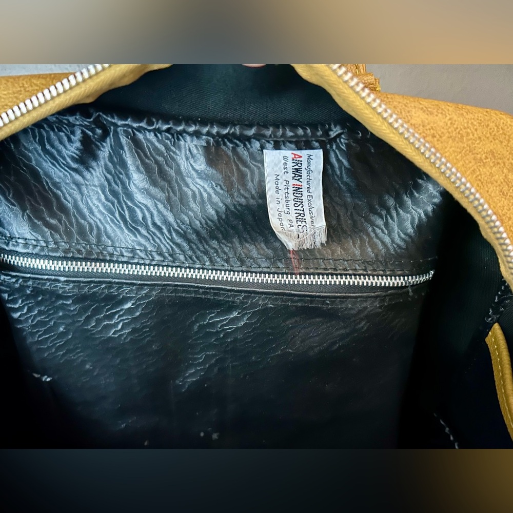 Vintage Mustard Leather Travel Bag - Picture 7 of 7